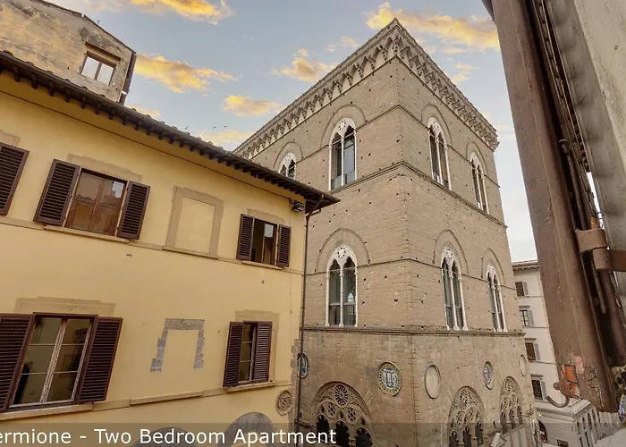 Calzaiuoli Apartments By Mamo Florence